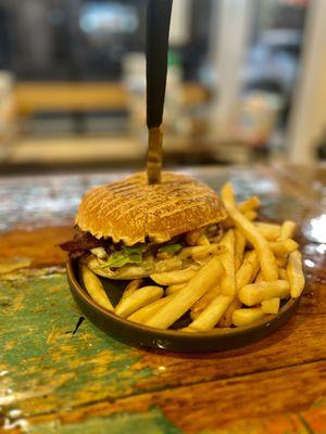 Our "Doppio Hamburger Esagerato " :
Double patty , lettuce, cheddar Mayo ,fries inside and outside and on a request with addition of Bacon