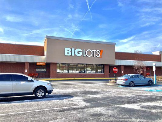 BigLots storefront