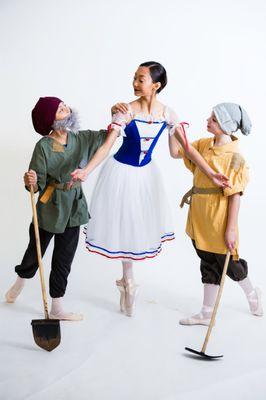 Snow White and Dwarves Spring 2019