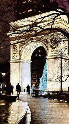 Christmas almost here. Christmas tree under the arch. December 23, 2025