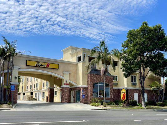 Super 8 by Wyndham Torrance LAX Airport Area