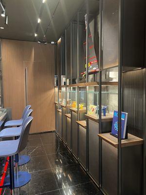 Panerai Boutique Worth Ave Palm Beach, spotless and Very Friendly!!! A must see when you're in the area