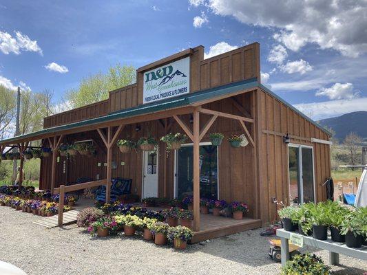 D And D West Greenhouse