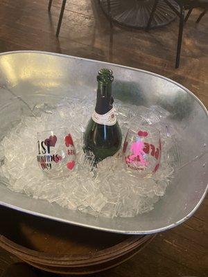 Enjoy the all day refillable mimosas!!