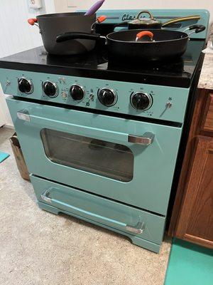 Unique electric stove