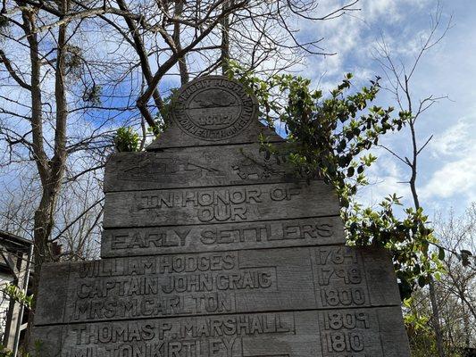 Rabbit Hash Early Settlers Monument