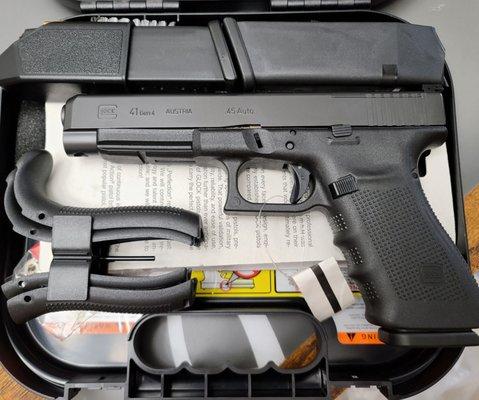 Lou's Police Distributors