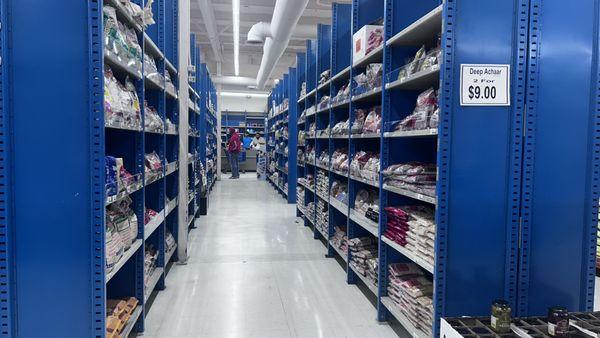 Great isles and kept organized. Has glass protection so the products don't fall off!