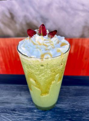 green thumb (honey rose matcha frappe)