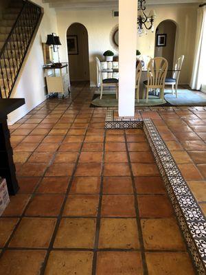 Decorative Tile added to edge of steo-down. Deco Rialto (5x5)