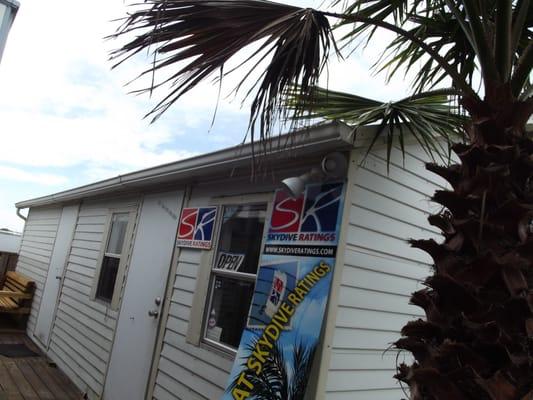 SkydiveRatings the first full time school for Instructional ratings in Skydiving
located in Zephyrhills , FL