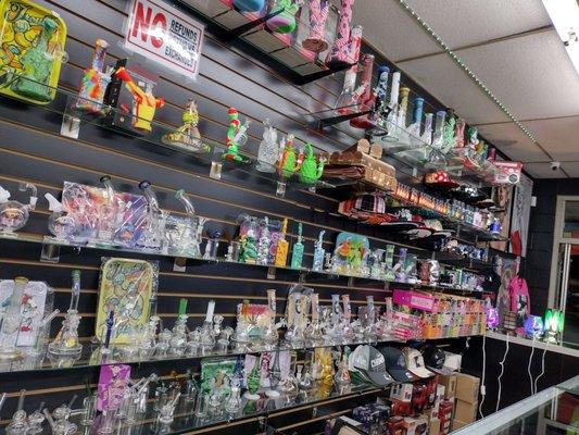 Smokey’s Smoke Shop