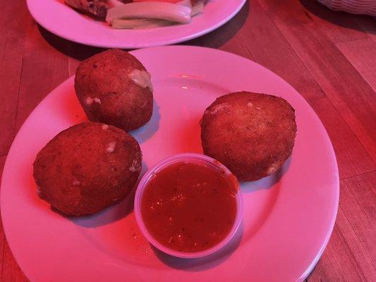 MAC & CHEESE BALLS