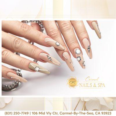 June is the perfect time to refresh your nails! Step into our salon for a pampering session and leave feeling renewed.
----------------