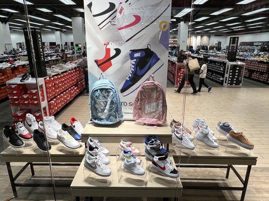 Off Broadway Shoe Warehouse