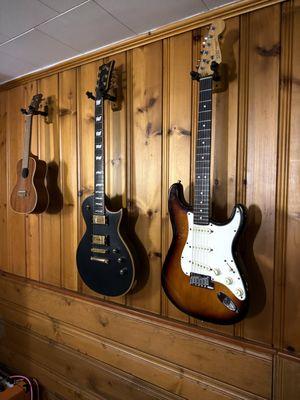 My uke deserves a spot with the big boys too.