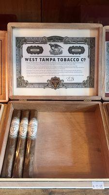 The bartender suggested this cigar to go with old fashioned