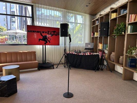 Monkey-FEET Entertainment