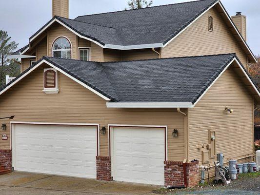 Full exterior paint 3 tones (tan, white, red)