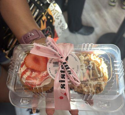 Strawberry shortcake & milk & cookies cupcakes