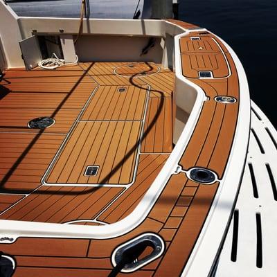 SeaDek Faux Teak cockpit on a Hatteras Fishing Boat