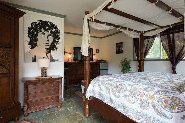 Laurel Canyon Hippie Hiking Tour