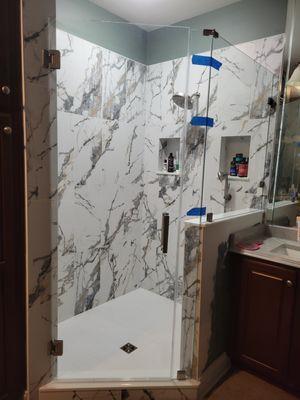 Genesis Glass & Mirror