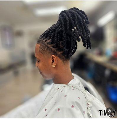 Fresh cut, classic touch. Barbering done right.