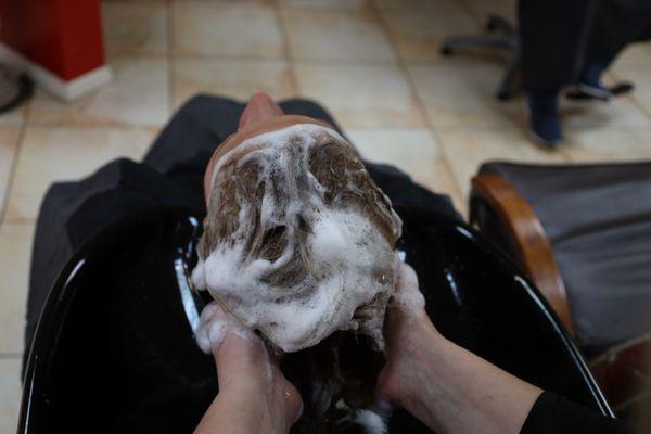 Yaya’s Pristine Hair Palace