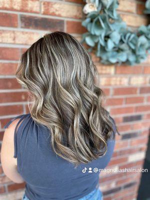 Highlighted hair so much dimension!