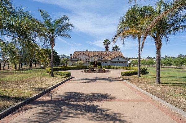 Brandy Godoy - Coldwell Banker Select Real Estate