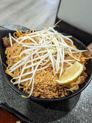 Pad Thai with beef