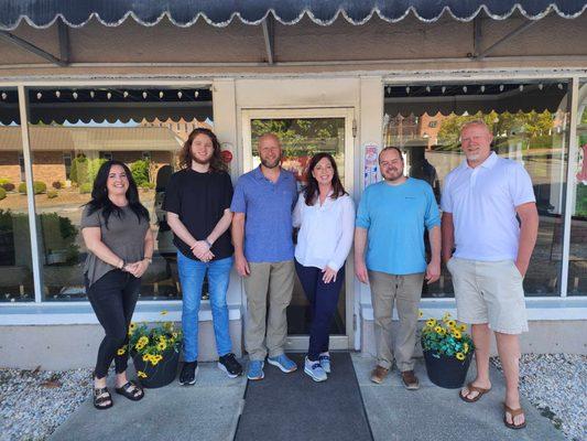 Tangie Hawks, Perry Wagoner Jr (barber)
Perry Wagoner Sr, Nicole Wagoner
Chris Moorefield (barber) Duane Joyce (barber)