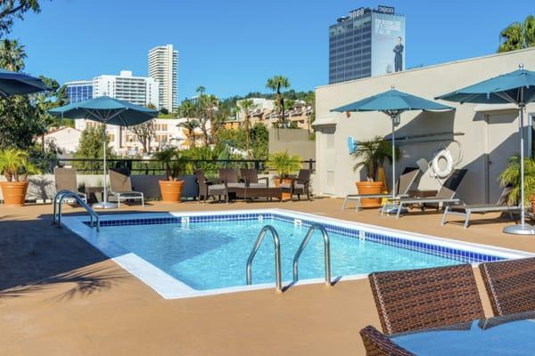 Newly Painted Roof Top Pool