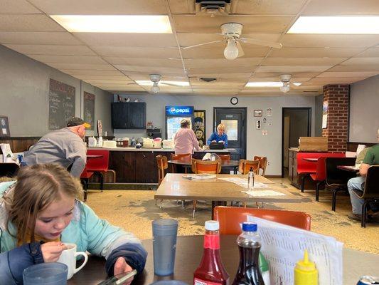 Old School Diner- basic decor, clean work q a