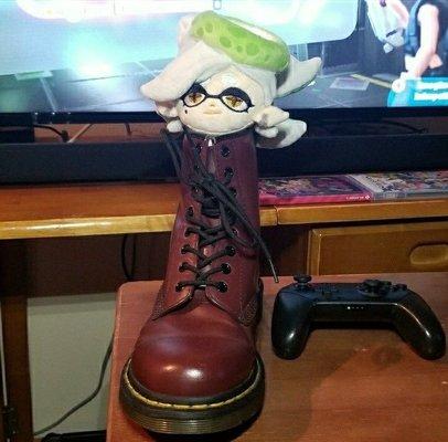 Marie in a shoe u dumb fuck