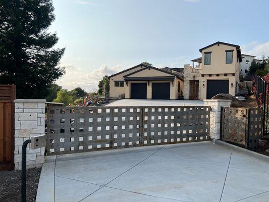 Pretty stocked on how this Gate Build turned out. Shout out to our entire Team. Nice work everyone! #anotherhappycustomer #santarosa