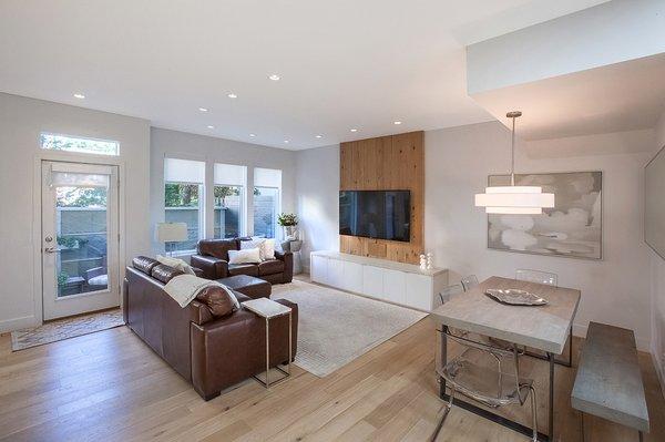 861 N Leithgow St - 3600 Sq Ft - 5 Bed 3.5 Bath - Parking - $1,175,000