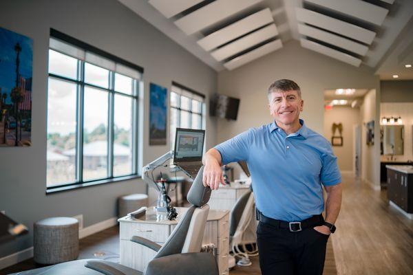 Dr. Lawless is the top-rated orthodontist in Glasgow.