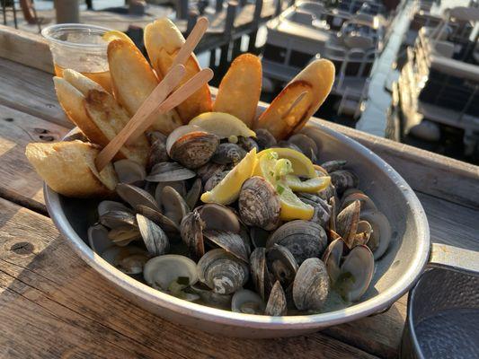 Polly's Dock Clam House