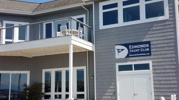 Edmonds Yacht Sales, Service & Marine Supply