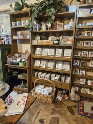 MYKEN'S Pet Boutique