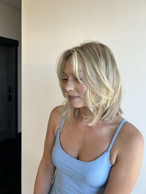 90s layered haircut and all over blonde with root lightening ( base bump)