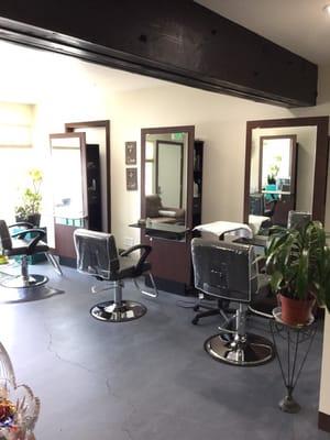 Want to rent a chair? Please contact Lily at 310-869-9665