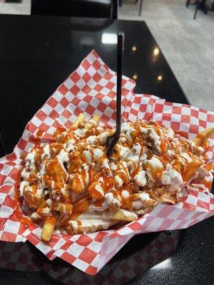 Kiki's fries Kikis Fries (with Chicken)