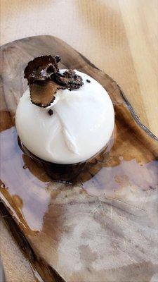 Truffle burrata - I didn't even know that this delicacy existed in the world and oh my god. It's amazing.
