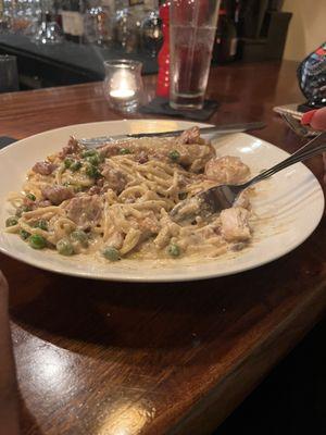 Roberto's Restaurant & Café