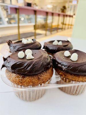 Banana cupcake with chocolate buttercream!