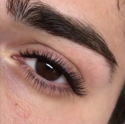 Dramatic style in classic set