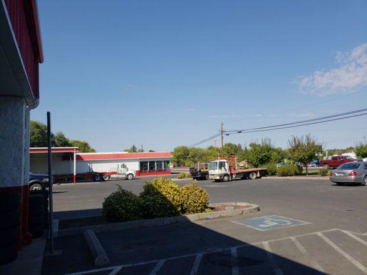 Les Schwab Tire Center